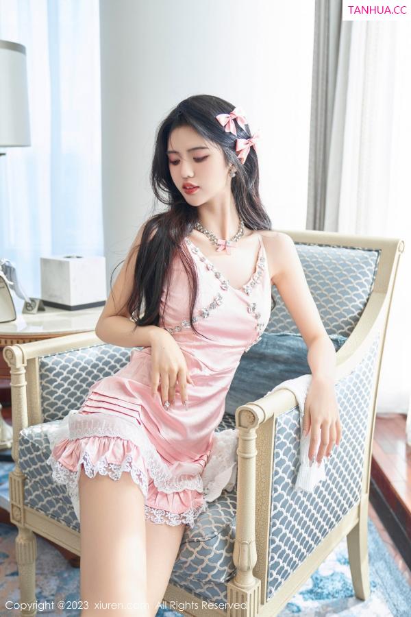 李浅浅  [XiuRen]高清写真图 2023.11.01 No.7595 浅浅Danny 清纯美腿第19张图片